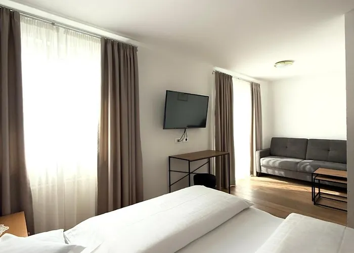Garni Hotel Dorothea Dorf Tirol